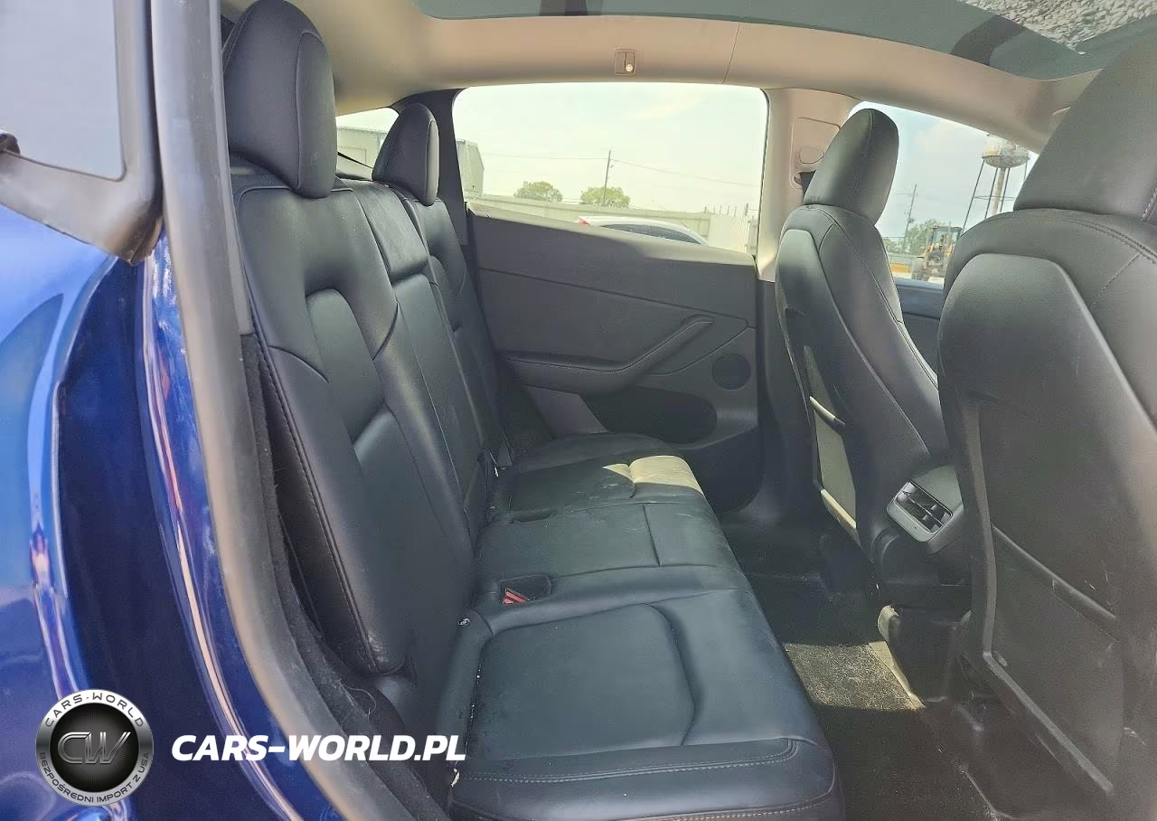 2024 Tesla Model Y VIN:7SAYGDEEXRF025435 - 10