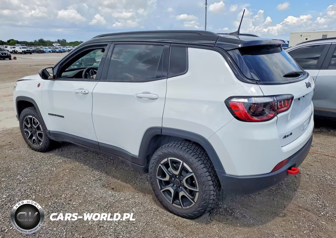 2025 Jeep Compass Trailhawk VIN:3C4NJDDN7ST564492 - 2