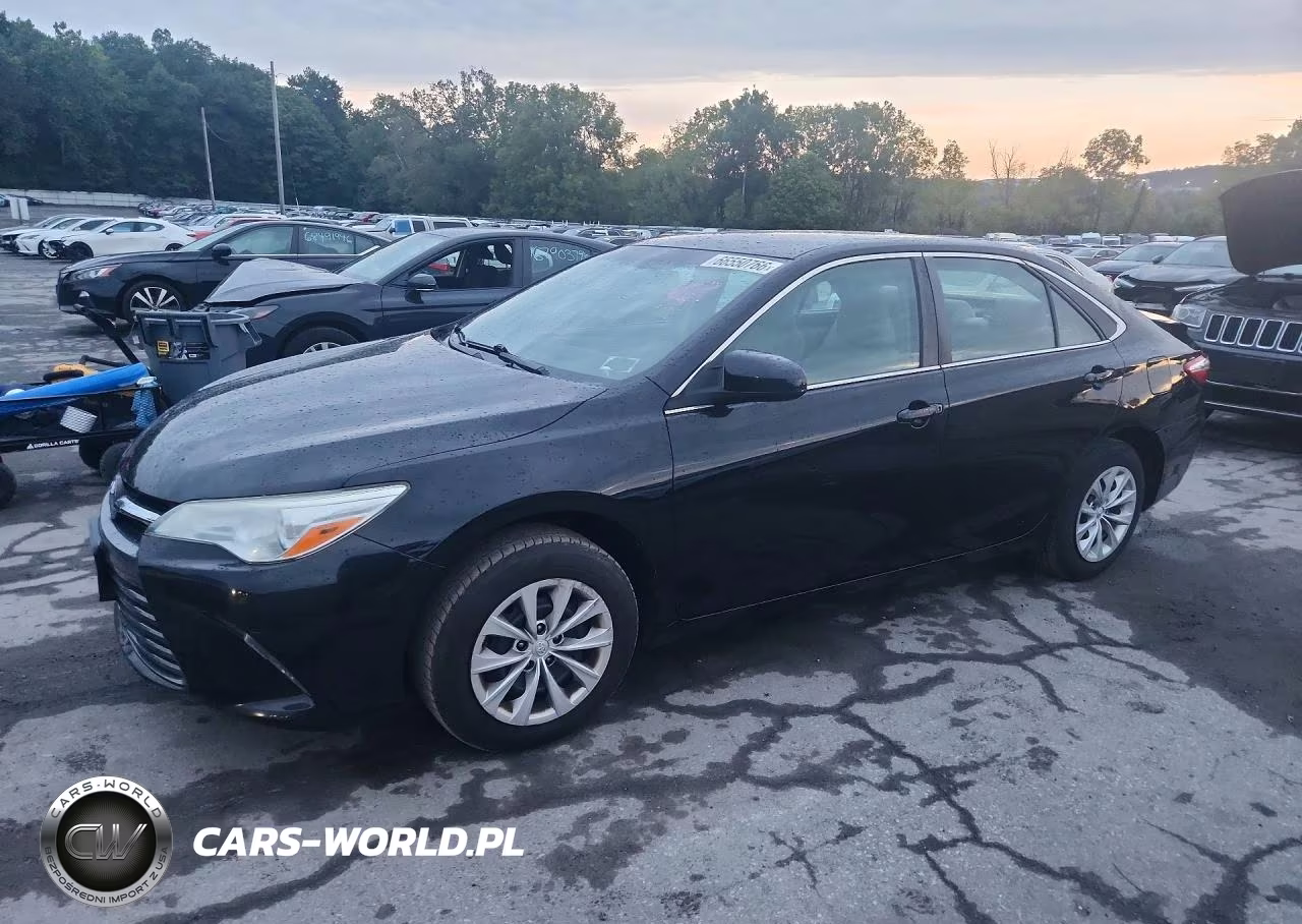 2017 Toyota Camry Le VIN:4T1BF1FK9HU642464 - 1