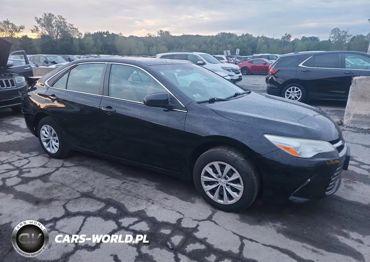 2017 Toyota Camry Le VIN:4T1BF1FK9HU642464 - 4