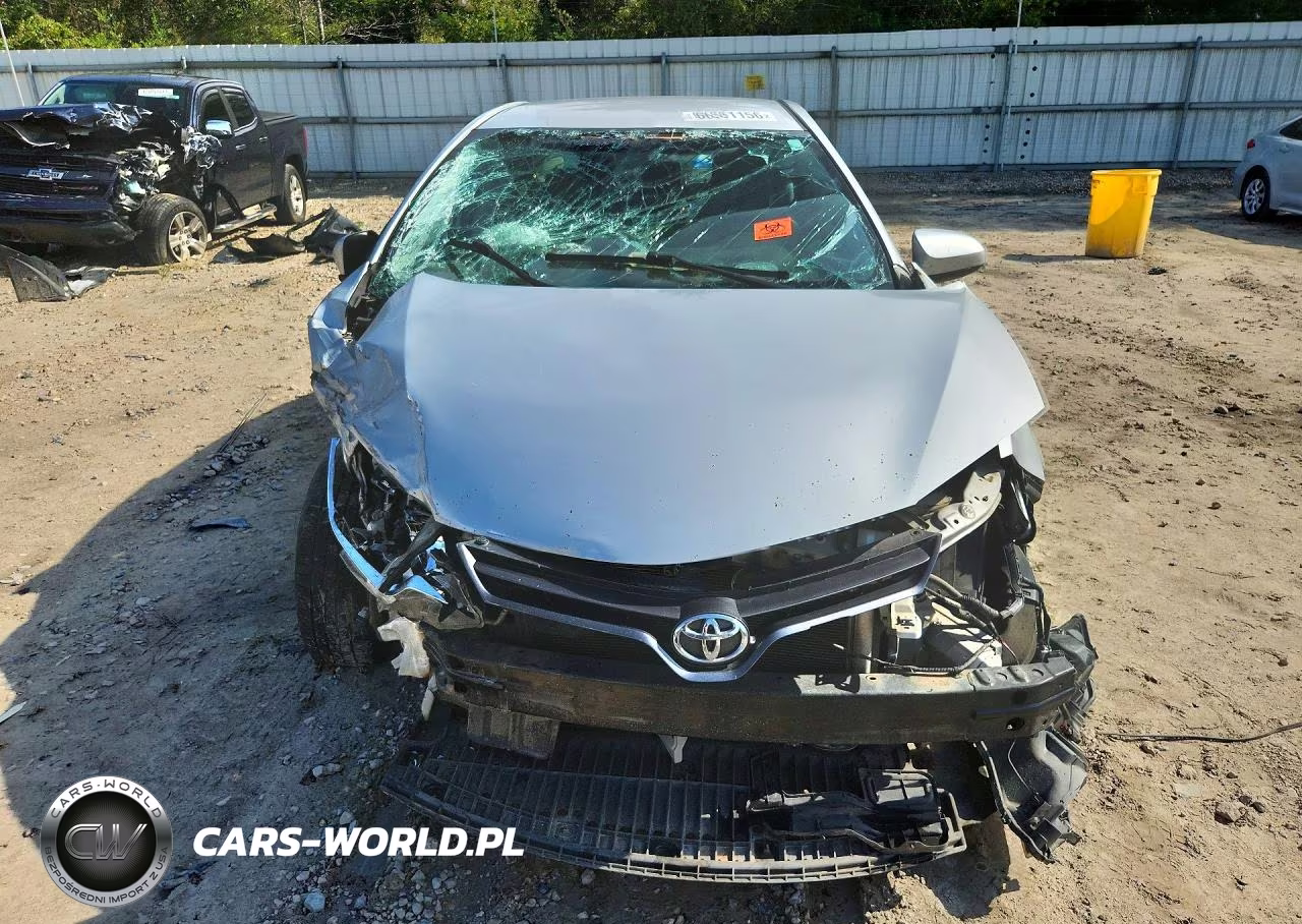 2015 Toyota Corolla Le VIN:2T1BURHEXFC322354 - 5