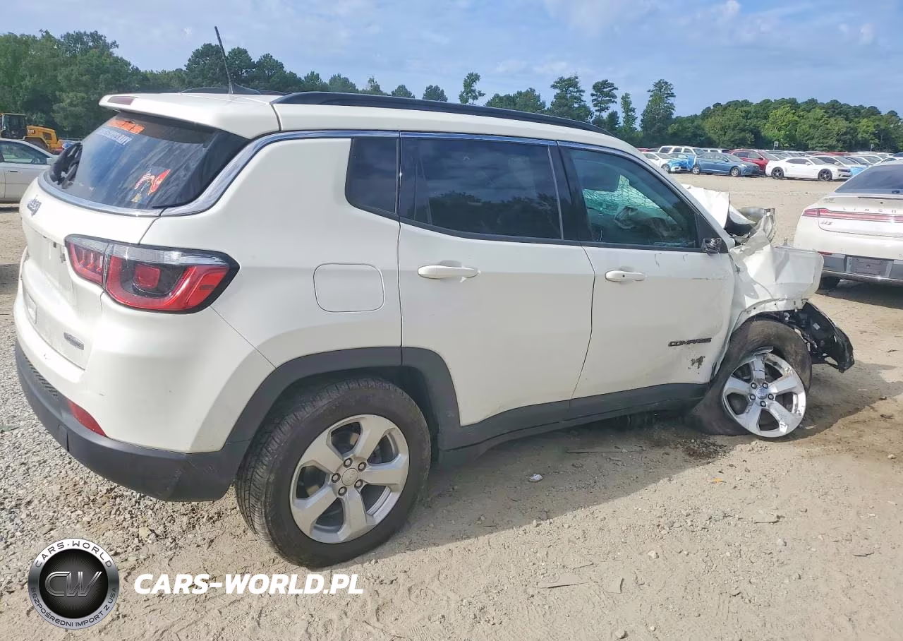 2020 Jeep Compass Latitude VIN:3C4NJDBB7LT101620 - 3