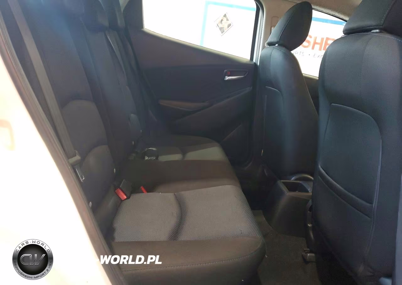 2018 Toyota Yaris Ia Base VIN:3MYDLBYV0JY310159 - 10