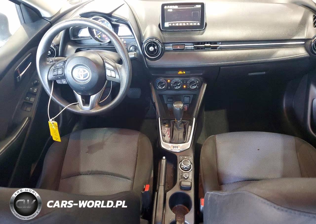2018 Toyota Yaris Ia Base VIN:3MYDLBYV0JY310159 - 8