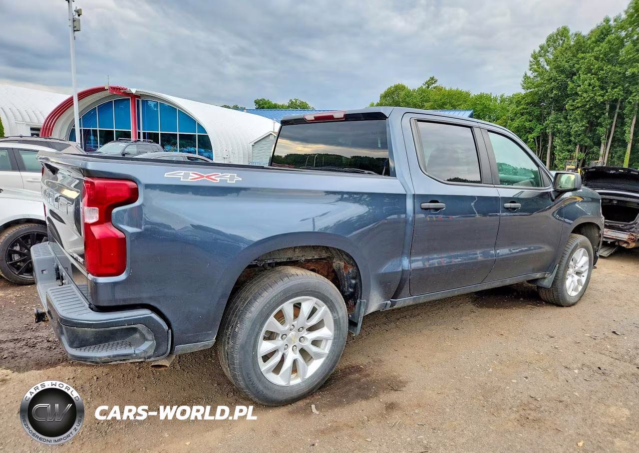 2020 Chevrolet Silverado K1500 Custom VIN:3GCPYBEK7LG383741 - 3