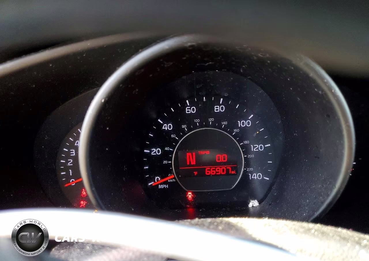2015 Kia Soul + VIN:KNDJP3A50F7222355 - 9