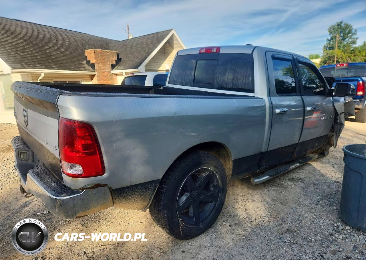 2011 Dodge Ram 1500 VIN:1D7RV1GT5BS667903 - 3