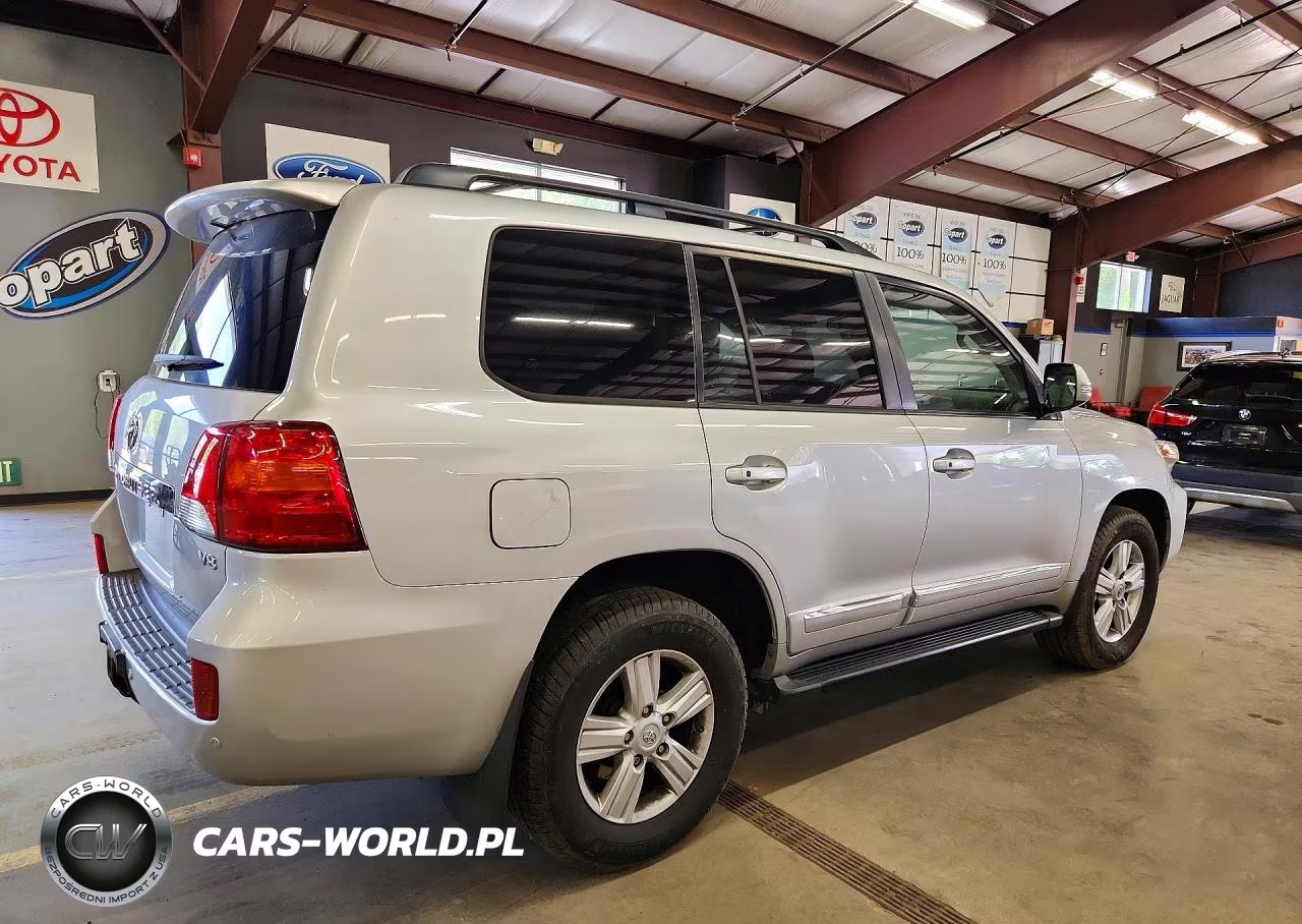 2015 Toyota Land Cruiser Base VIN:JTMHY7AJ4F4034763 - 3
