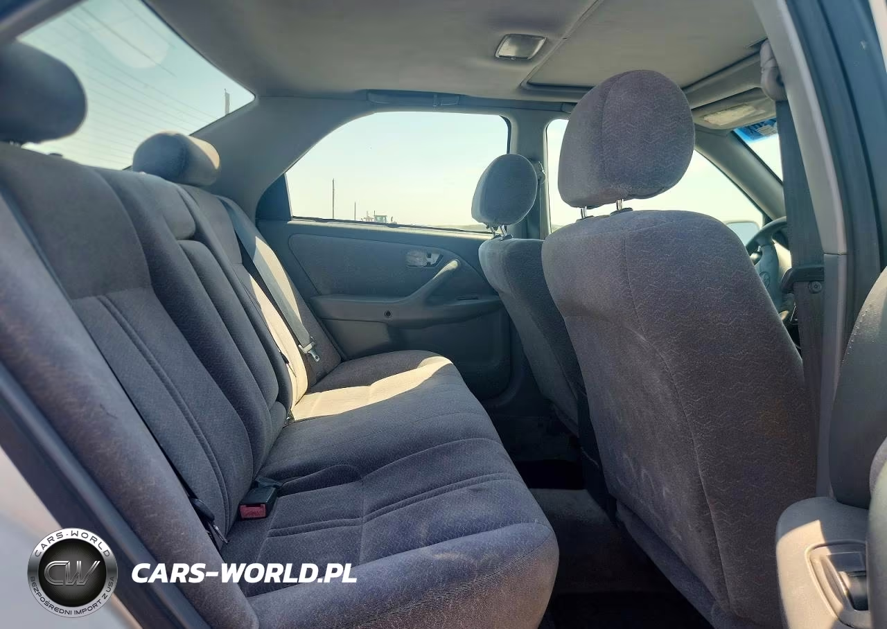 1999 Toyota Camry Le VIN:4T1BG22K4XU585016 - 10