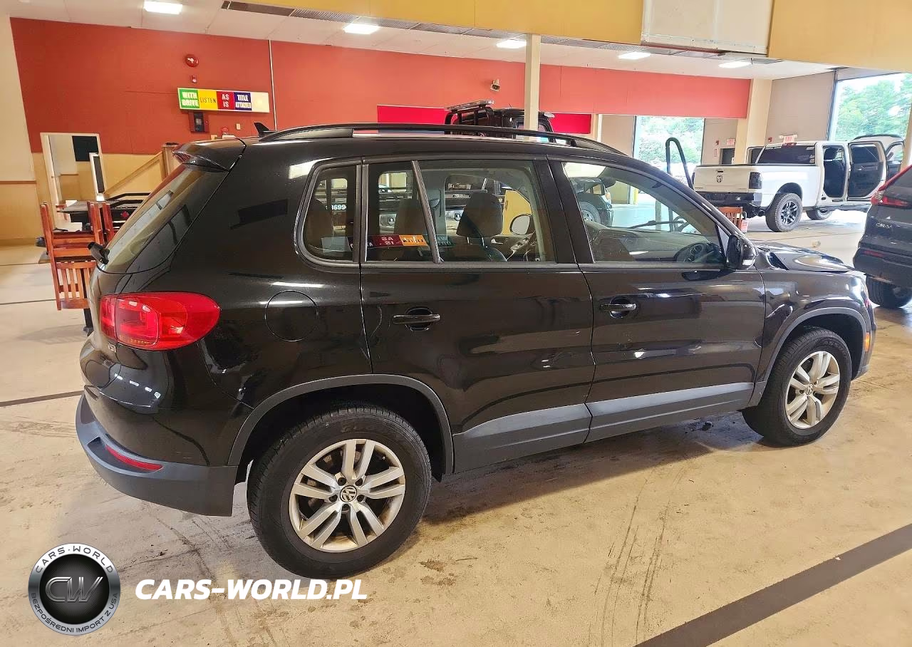 2017 Volkswagen Tiguan S VIN:WVGAV7AXXHK019399 - 3