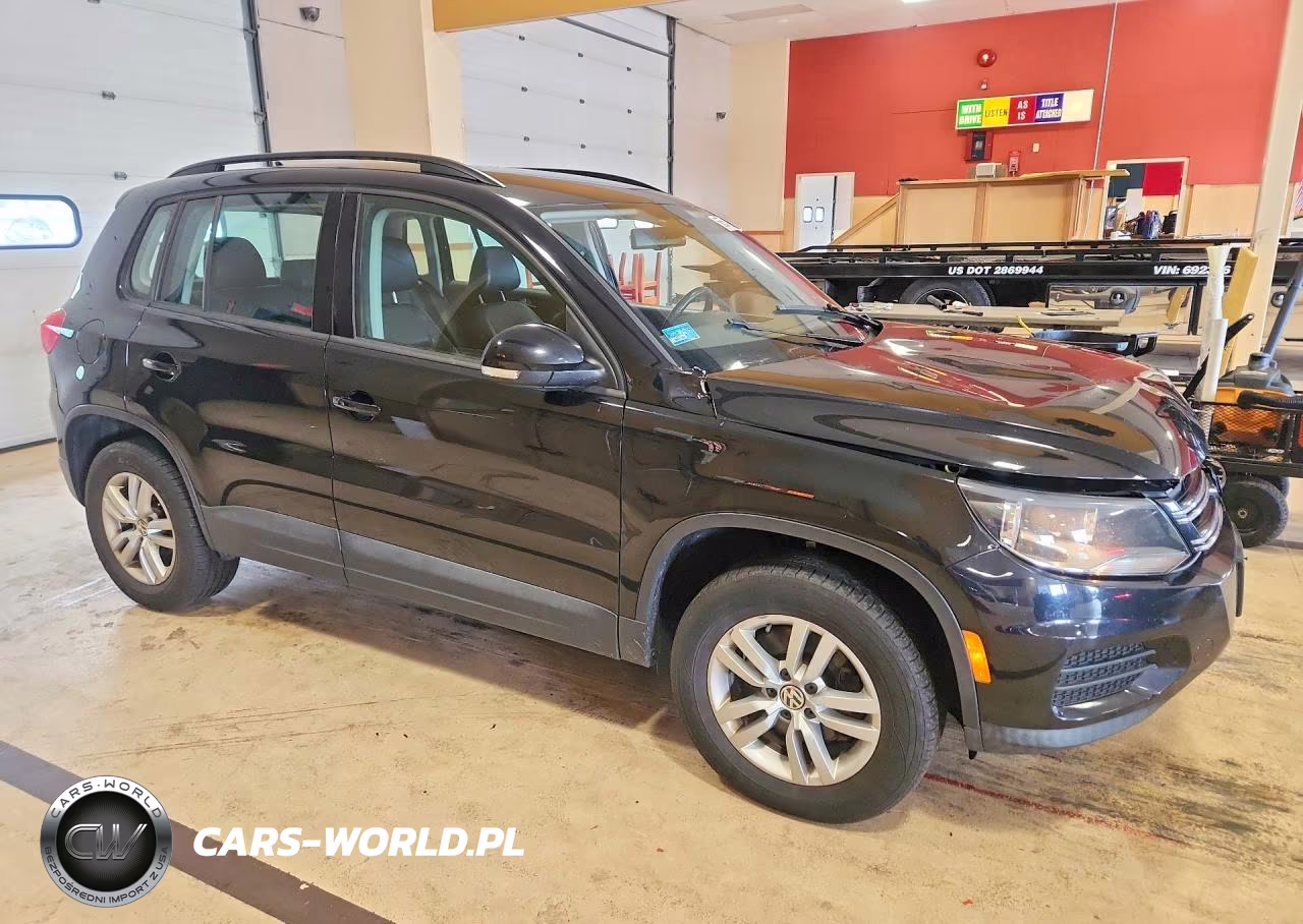 2017 Volkswagen Tiguan S VIN:WVGAV7AXXHK019399 - 4