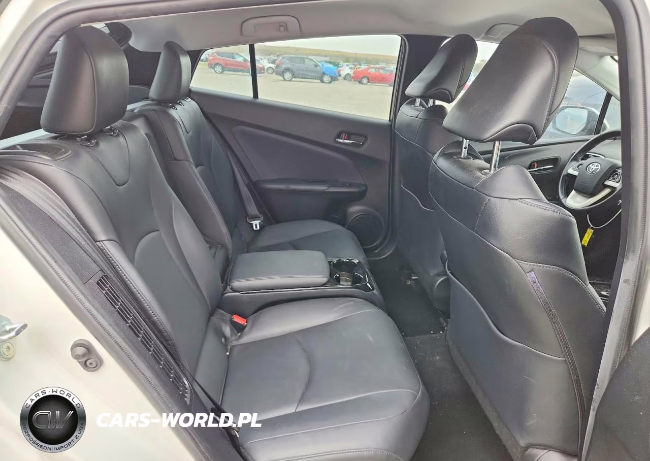 2018 Toyota Prius Prime Advanced VIN:JTDKARFP7J3090746 - 10