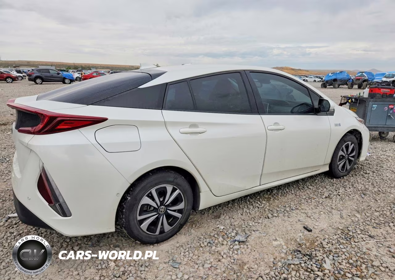 2018 Toyota Prius Prime Advanced VIN:JTDKARFP7J3090746 - 3