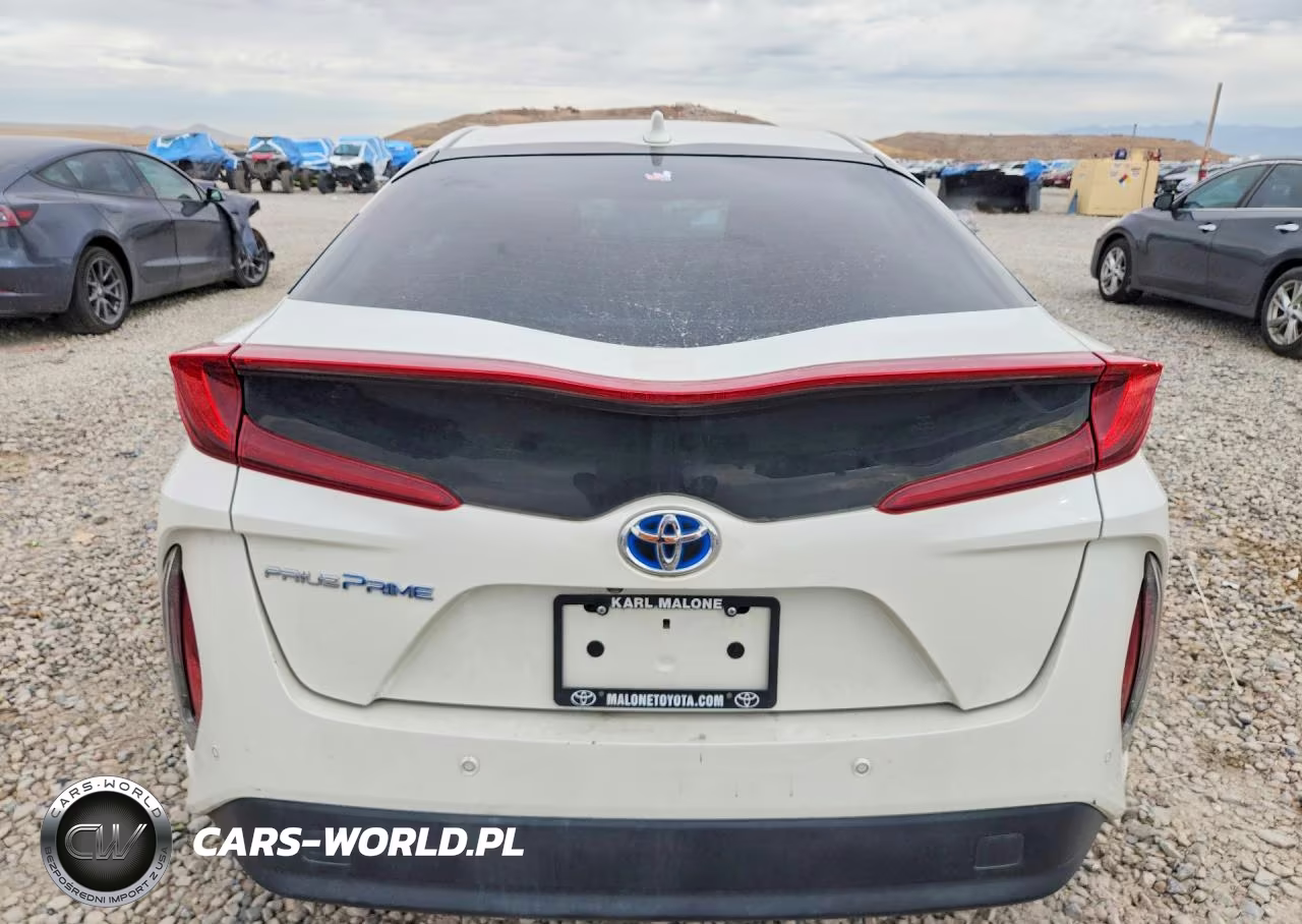2018 Toyota Prius Prime Advanced VIN:JTDKARFP7J3090746 - 6