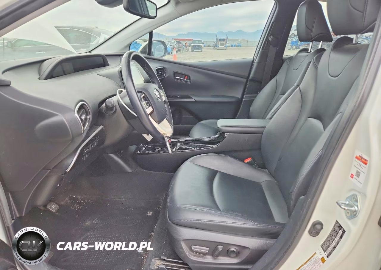 2018 Toyota Prius Prime Advanced VIN:JTDKARFP7J3090746 - 7