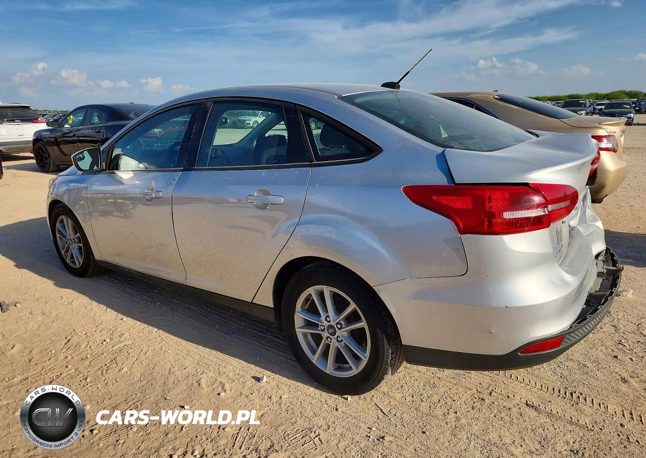 2018 Ford Focus Se VIN:1FADP3F26JL240232 - 2