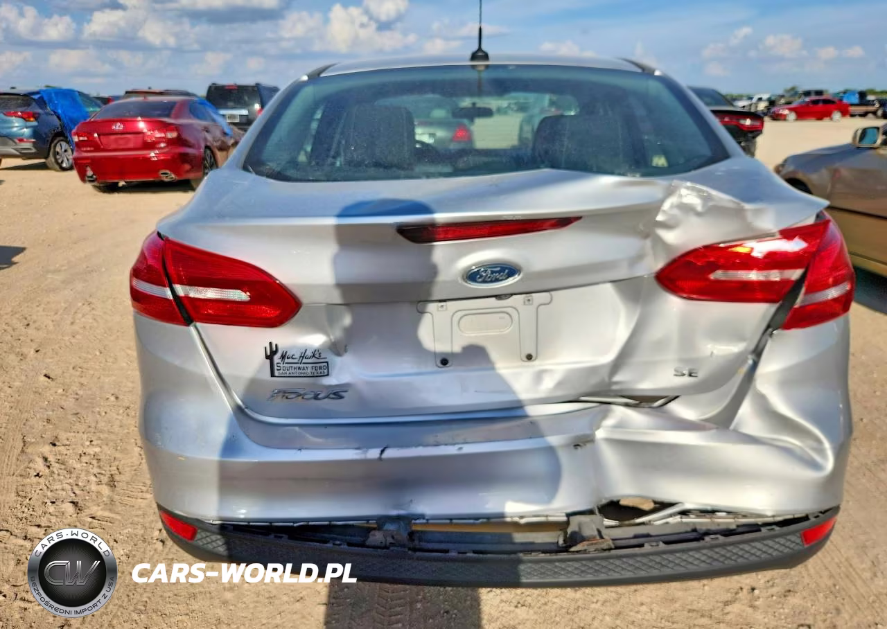 2018 Ford Focus Se VIN:1FADP3F26JL240232 - 6