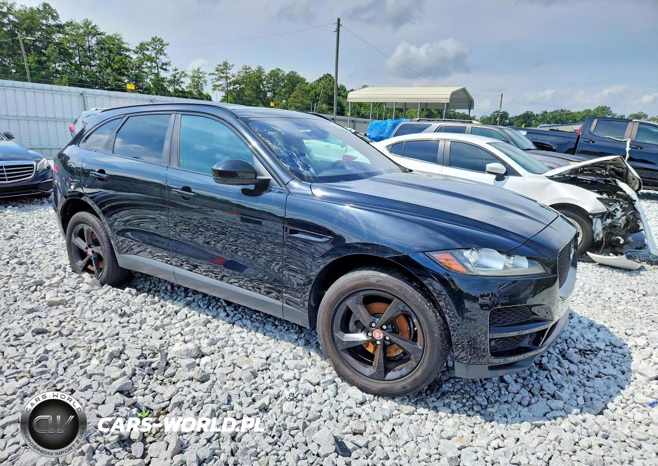2020 Jaguar F-Pace Premium VIN:SADCJ2FXXLA618696 - 4
