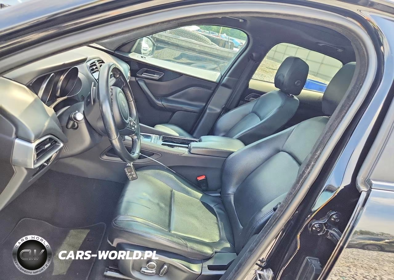2020 Jaguar F-Pace Premium VIN:SADCJ2FXXLA618696 - 7