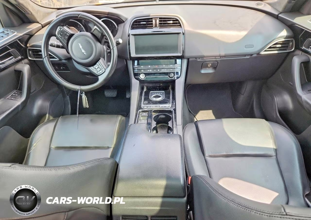 2020 Jaguar F-Pace Premium VIN:SADCJ2FXXLA618696 - 8