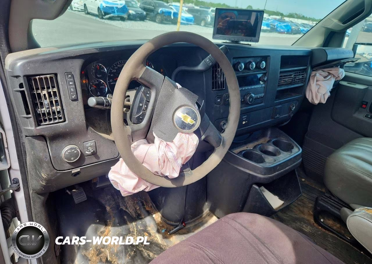 2017 Chevrolet Express G3500 VIN:1GB0GRFG0H1208507 - 8
