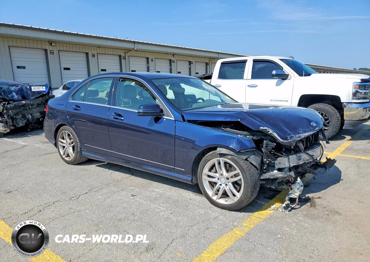2014 Mercedes-Benz C 300 4Matic VIN:WDDGF8AB7EA948396 - 4