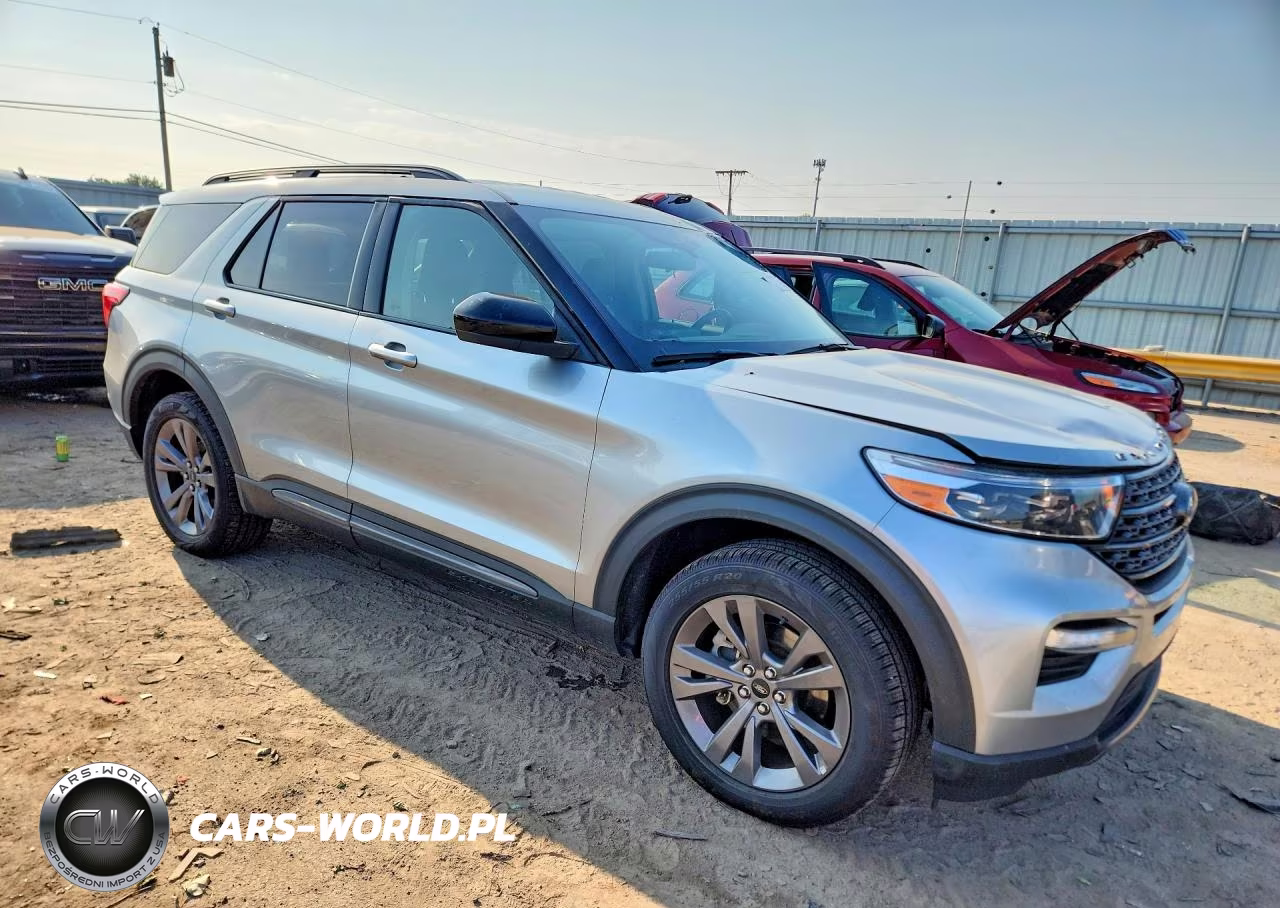 2022 Ford Explorer Xlt VIN:1FMSK8DH9NGB94782 - 4