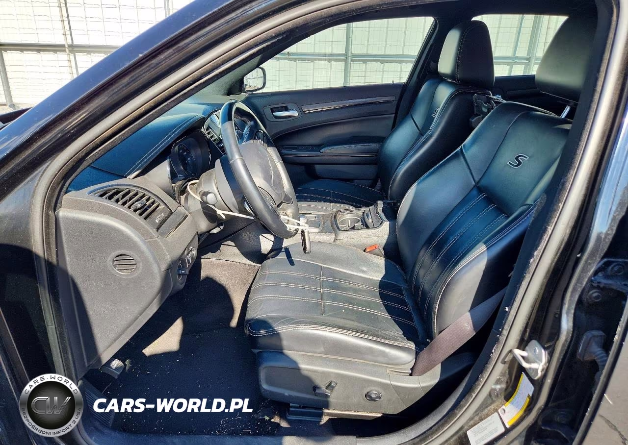 2015 Chrysler 300 S VIN:2C3CCAGG3FH831448 - 7