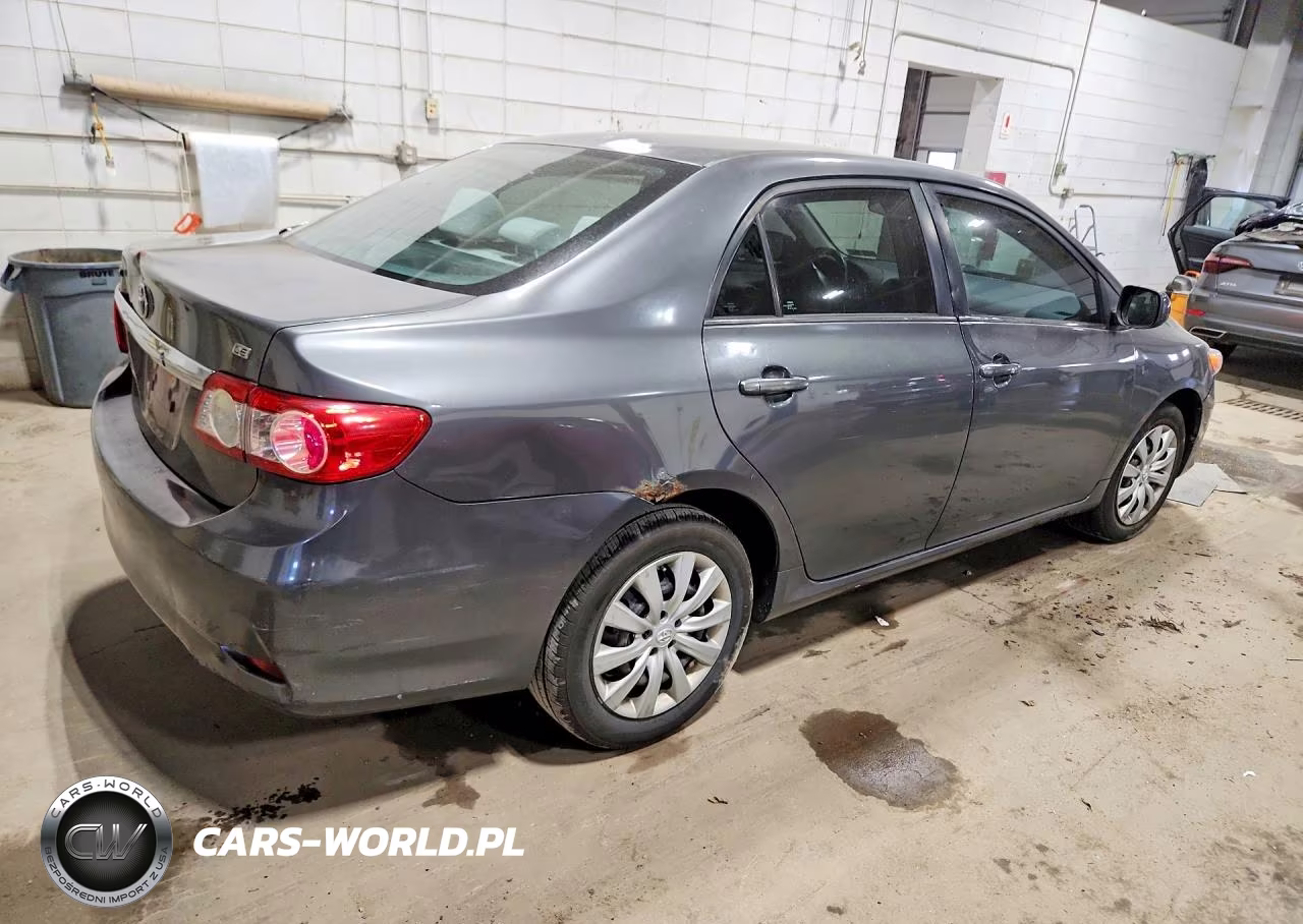 2013 Toyota Corolla Le VIN:2T1BU4EE7DC933639 - 3