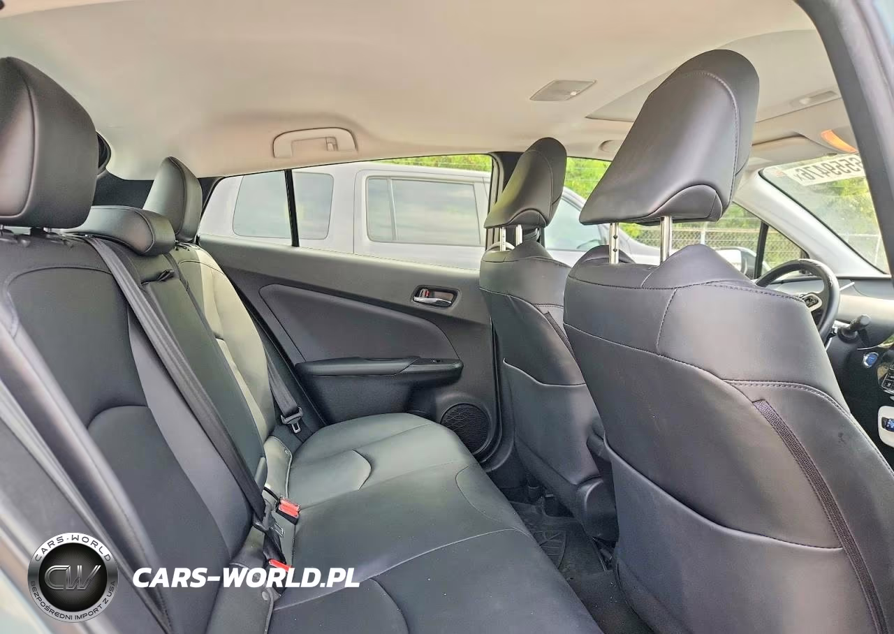 2017 Toyota Prius Four VIN:JTDKARFU1H3052140 - 10