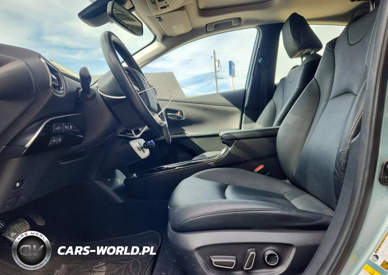 2017 Toyota Prius Four VIN:JTDKARFU1H3052140 - 7