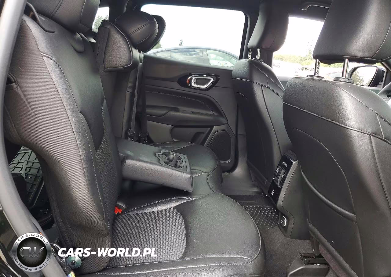 2026 Jeep Compass Latitude VIN:3C4NJDBN6TT151113 - 11