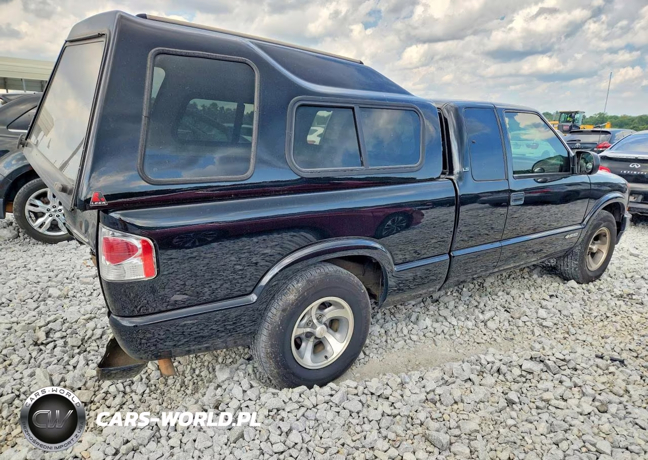 2003 Chevrolet S Truck S10 VIN:1GCCS19X938161398 - 3