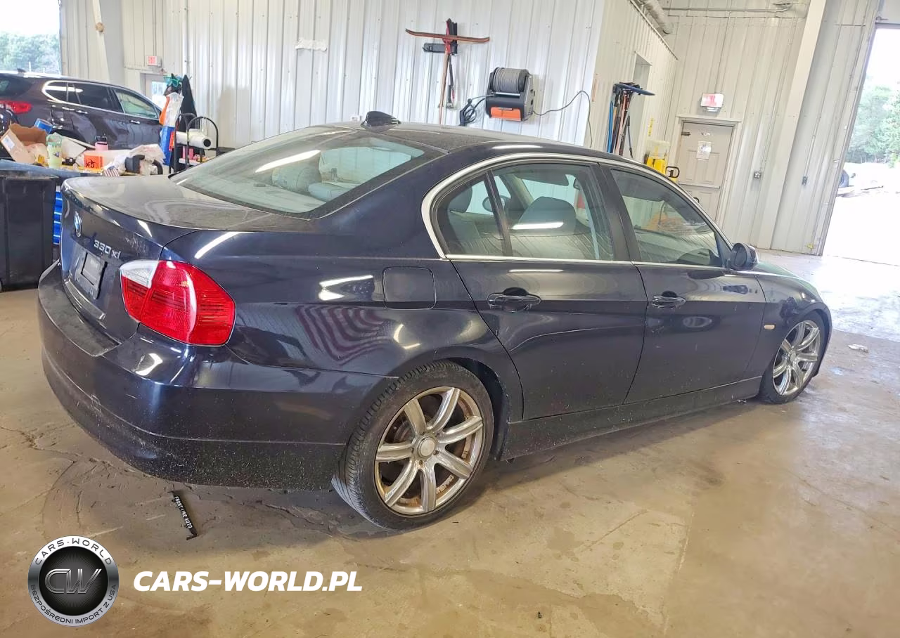 2006 BMW 330 Xi VIN:WBAVD33526KL51103 - 3