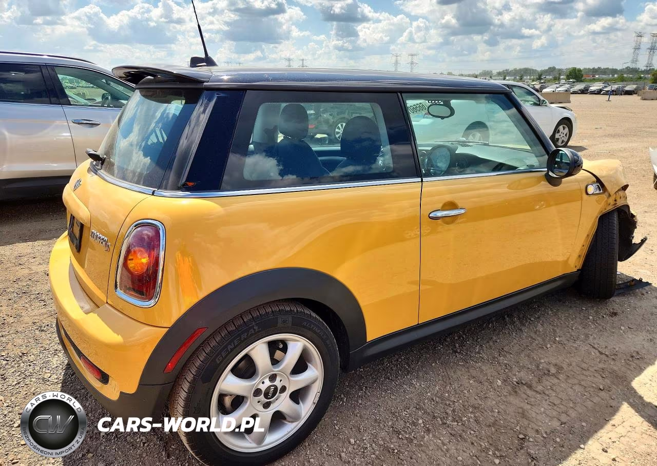2007 Mini Cooper S VIN:WMWMF73547TL87111 - 3
