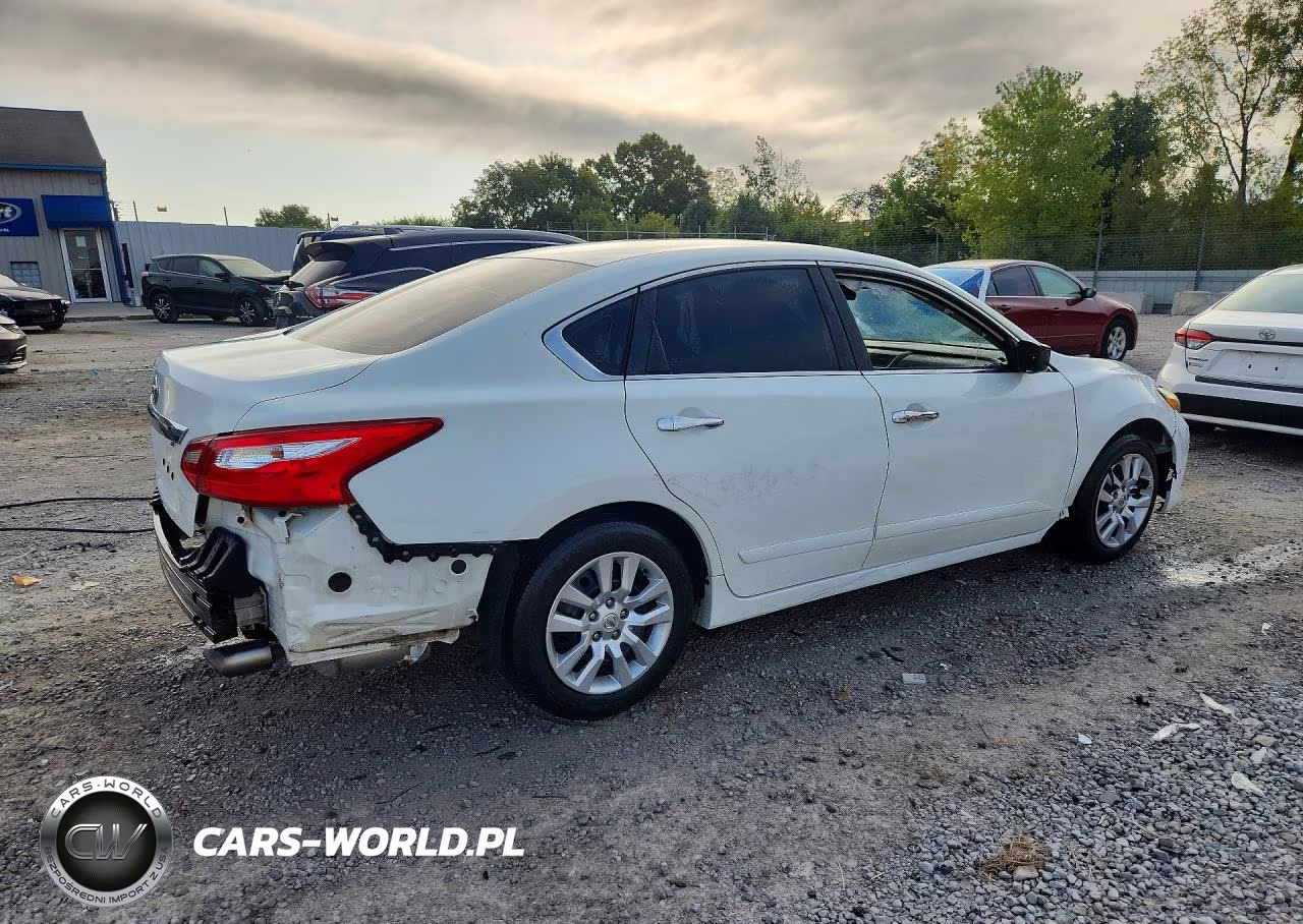 2017 Nissan Altima 2.5 S VIN:1N4AL3AP8HC251115 - 3