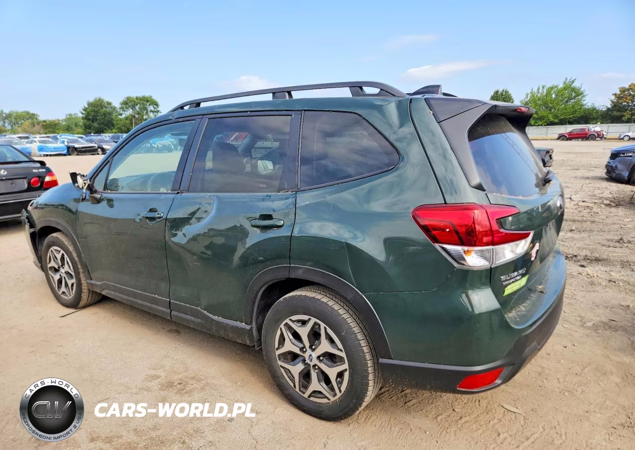 2024 Subaru Forester Premium VIN:JF2SKADC8RH516894 - 2