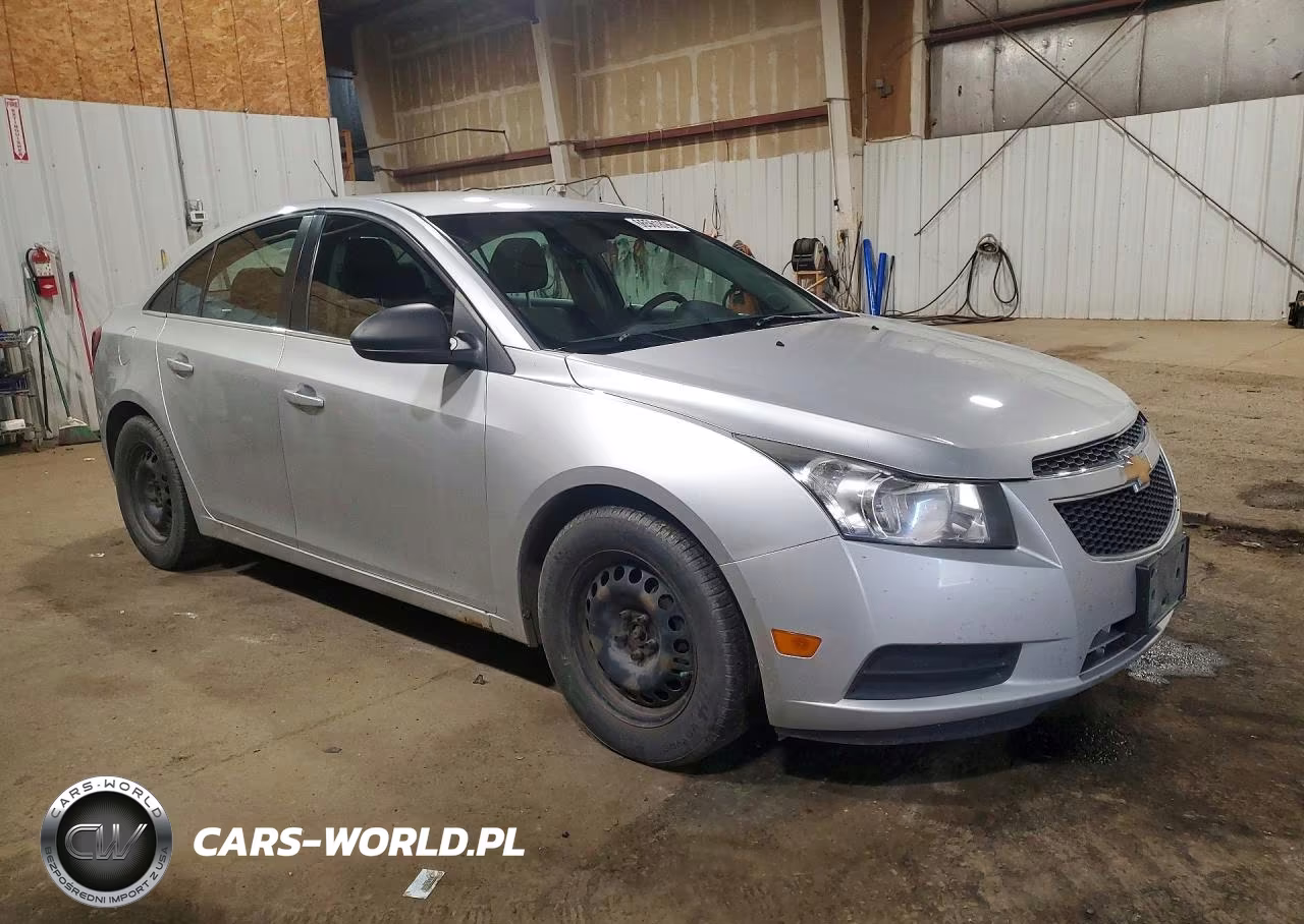 2012 Chevrolet Cruze Ls VIN:1G1PD5SH2C7317639 - 4