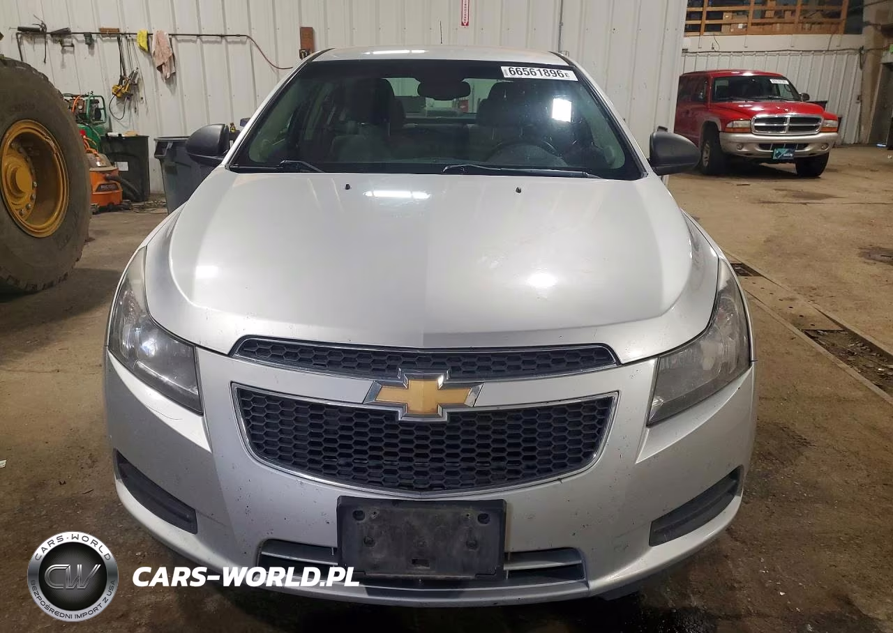 2012 Chevrolet Cruze Ls VIN:1G1PD5SH2C7317639 - 5