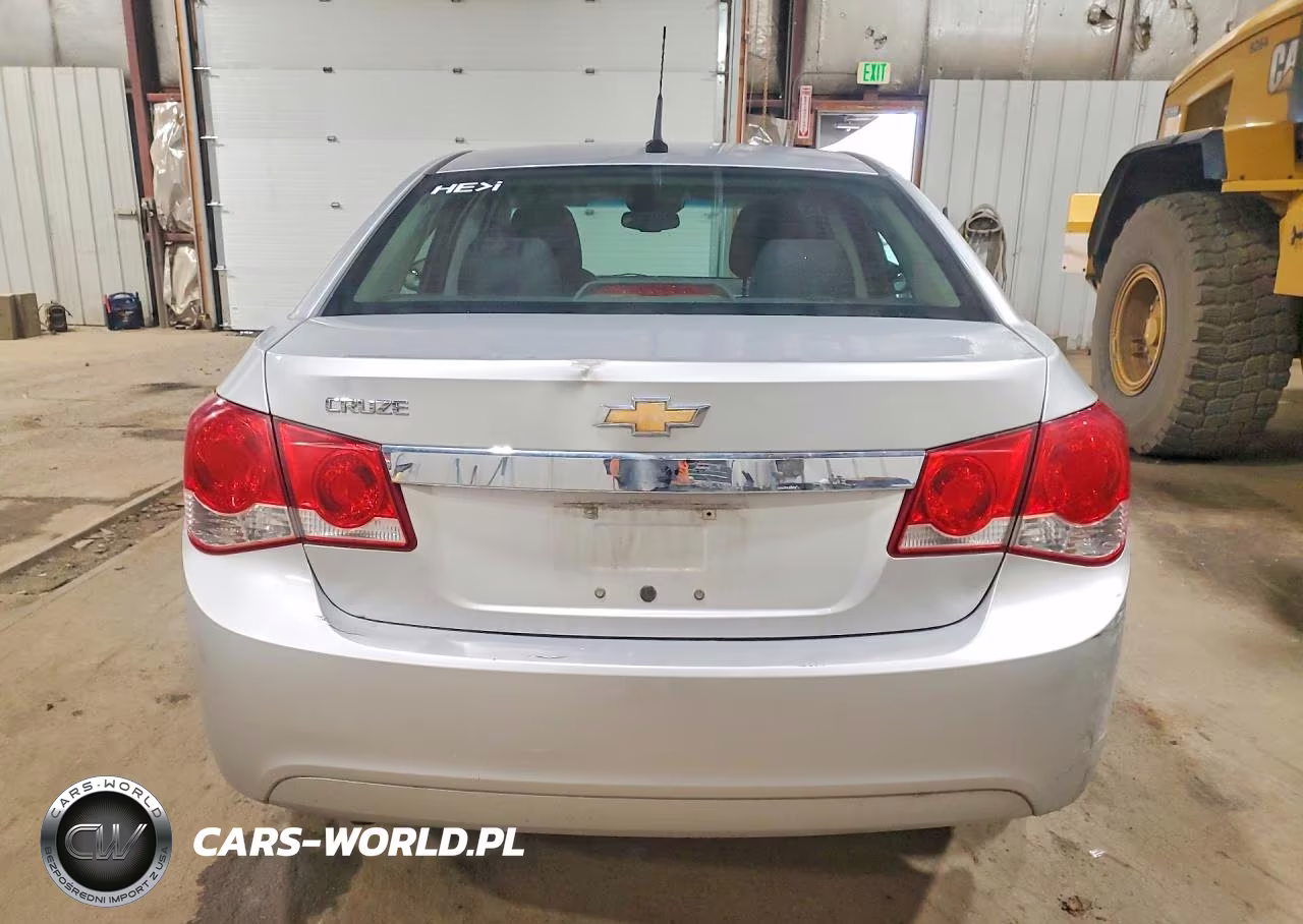 2012 Chevrolet Cruze Ls VIN:1G1PD5SH2C7317639 - 6