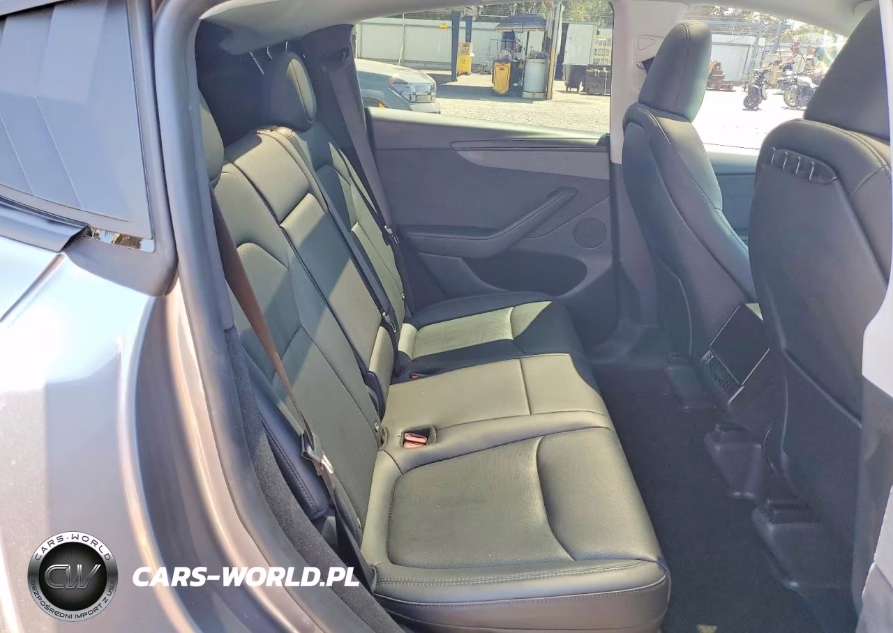 2026 Tesla Model Y VIN:7SAYGDEE0TF367385 - 10