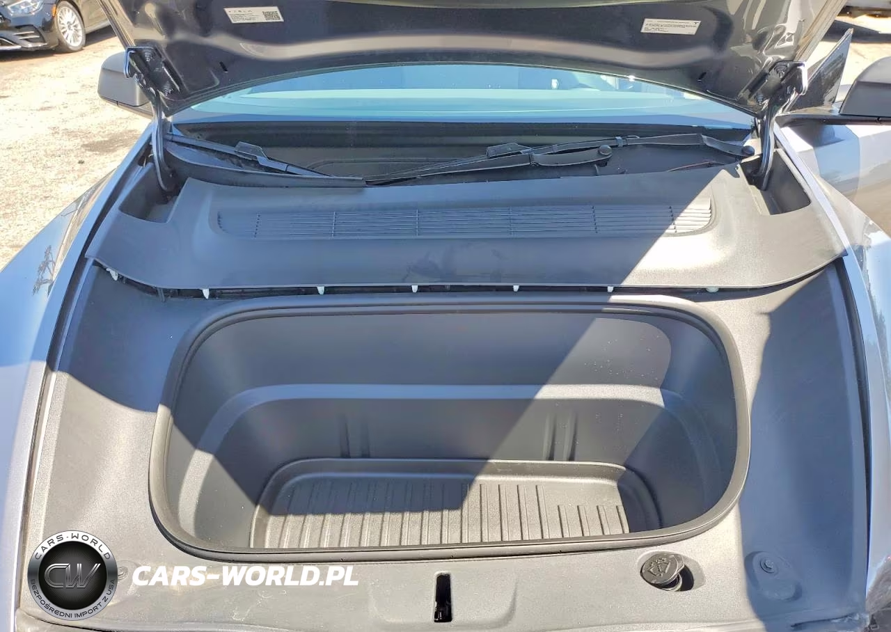 2026 Tesla Model Y VIN:7SAYGDEE0TF367385 - 11