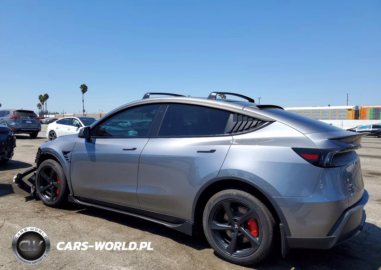 2026 Tesla Model Y VIN:7SAYGDEE0TF367385 - 2