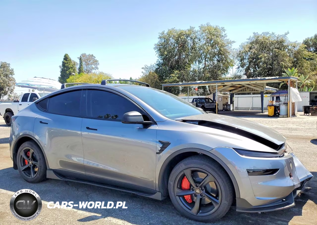 2026 Tesla Model Y VIN:7SAYGDEE0TF367385 - 4