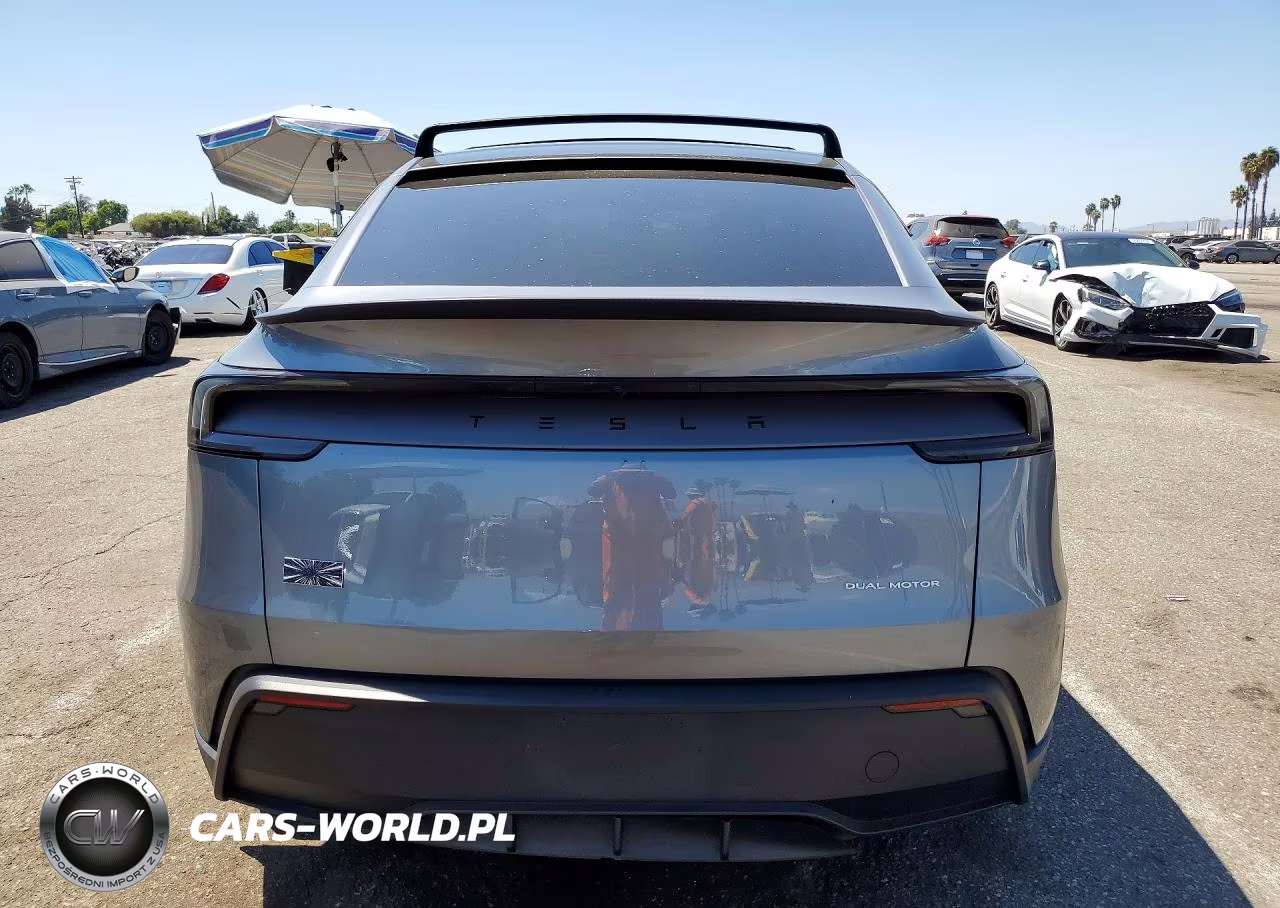 2026 Tesla Model Y VIN:7SAYGDEE0TF367385 - 6