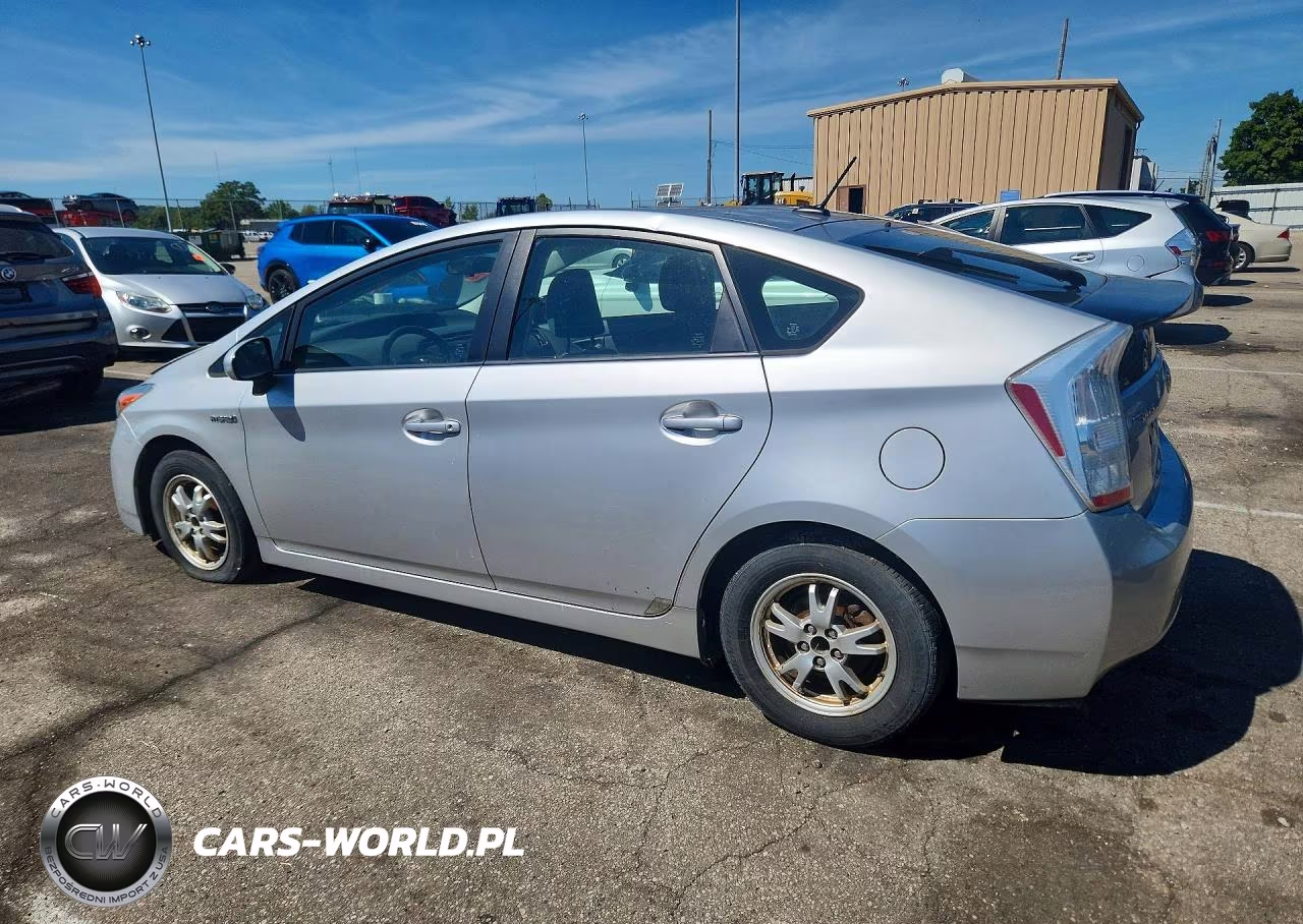 2011 Toyota Prius Two VIN:JTDKN3DU2B1370226 - 2