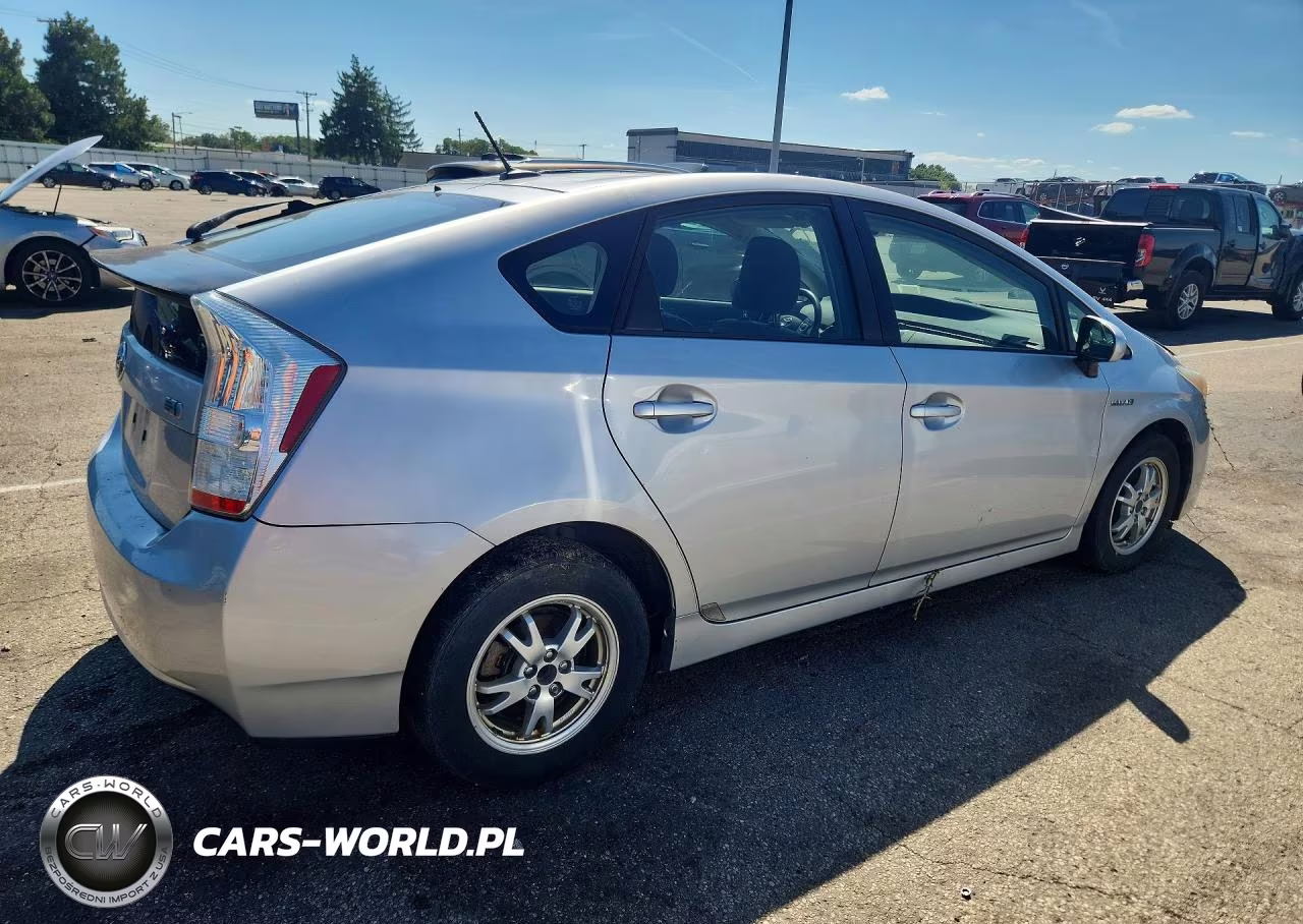 2011 Toyota Prius Two VIN:JTDKN3DU2B1370226 - 3