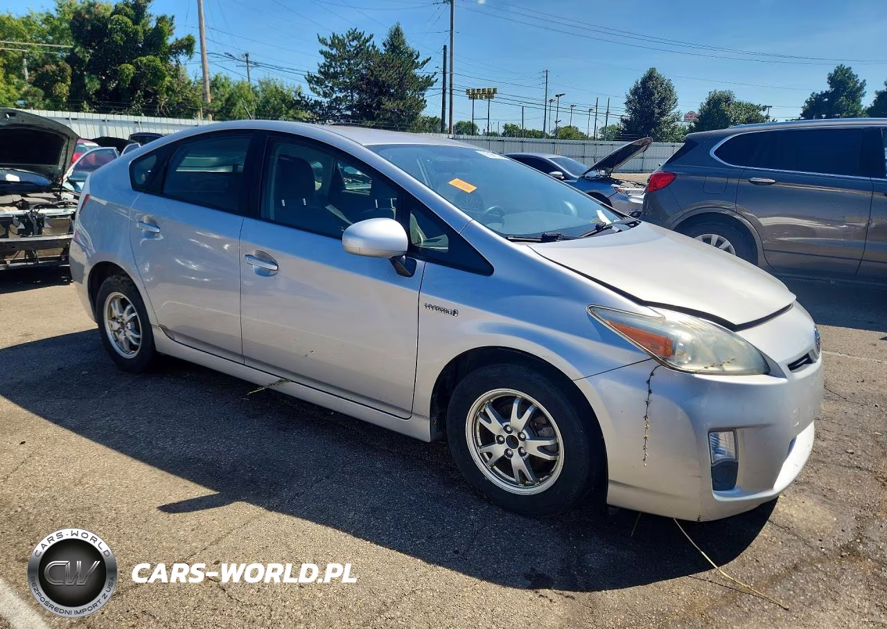 2011 Toyota Prius Two VIN:JTDKN3DU2B1370226 - 4