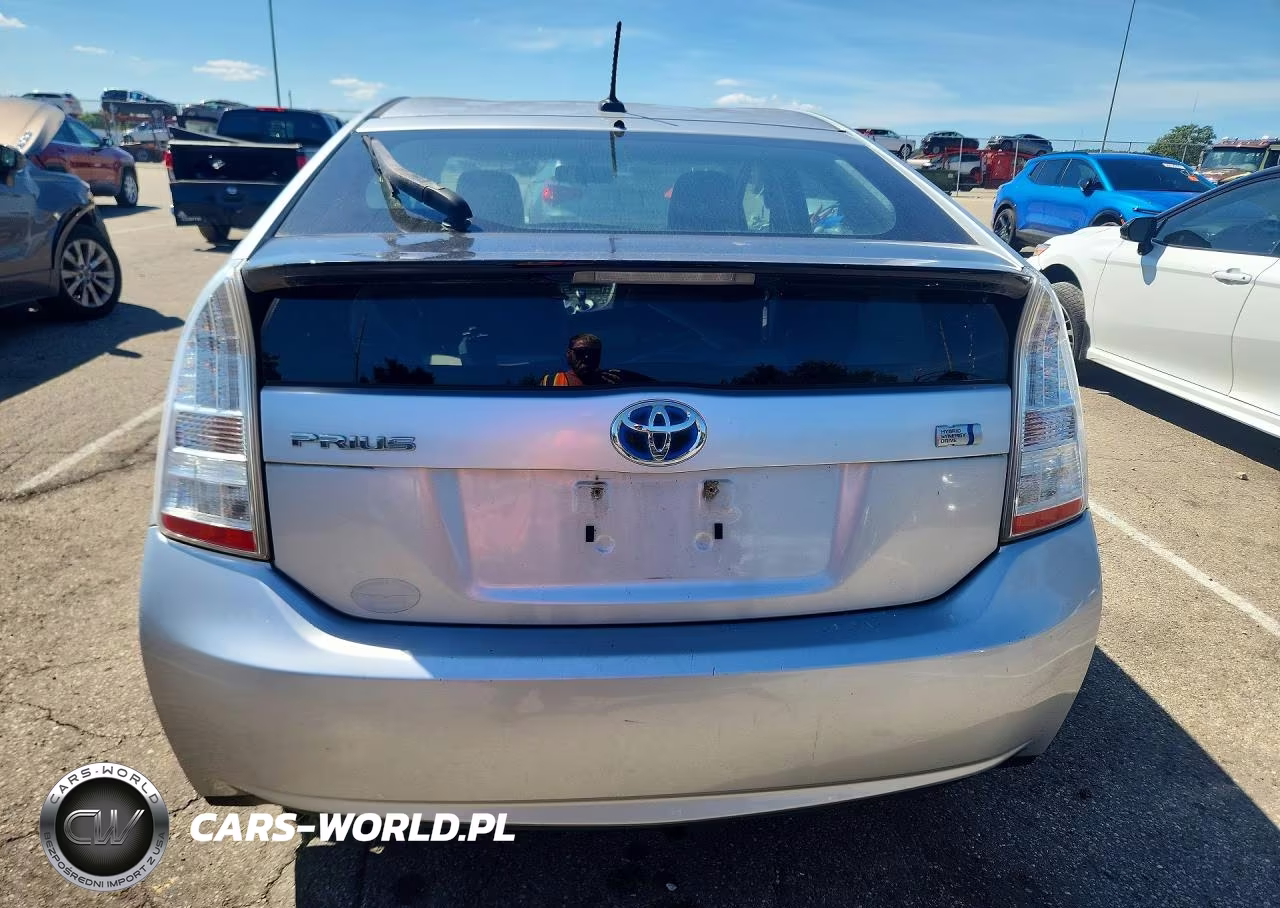 2011 Toyota Prius Two VIN:JTDKN3DU2B1370226 - 6