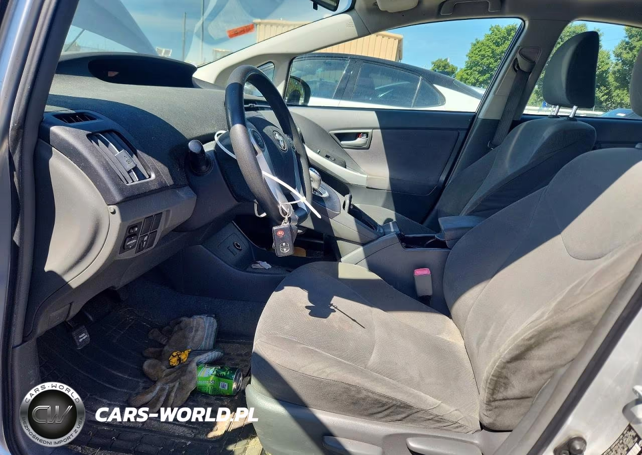 2011 Toyota Prius Two VIN:JTDKN3DU2B1370226 - 7